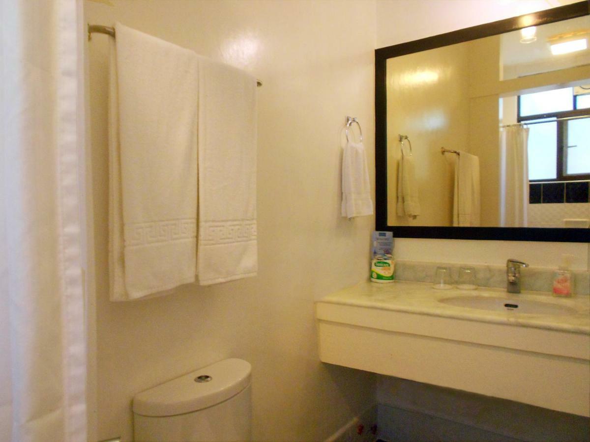 One Crescent Place Hotel Balabag  Εξωτερικό φωτογραφία