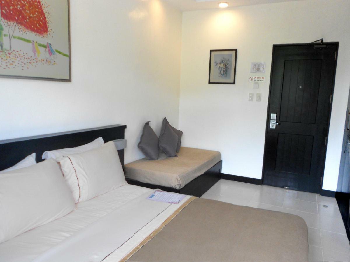 One Crescent Place Hotel Balabag  Εξωτερικό φωτογραφία
