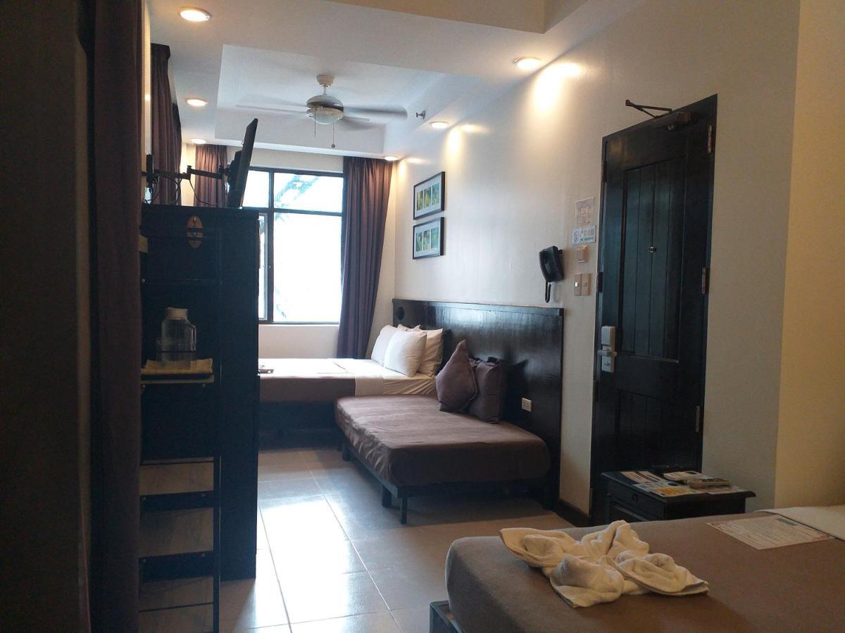 One Crescent Place Hotel Balabag  Εξωτερικό φωτογραφία